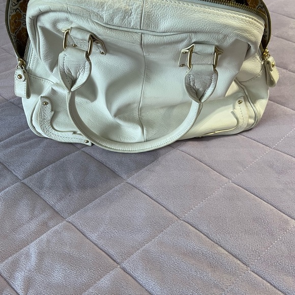 Whit Emma Fox purse. Used only a few times. In excellent condition. - Picture 3 of 3